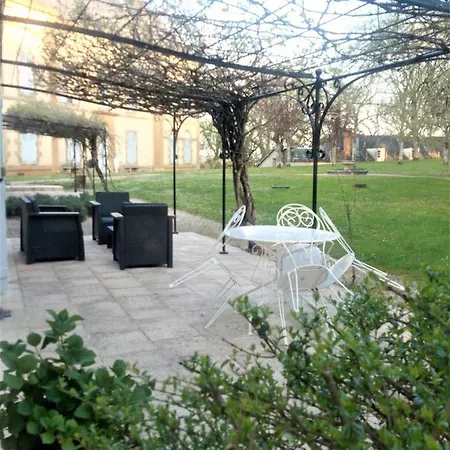 La Chapelle Du Chateau Lagarrigue